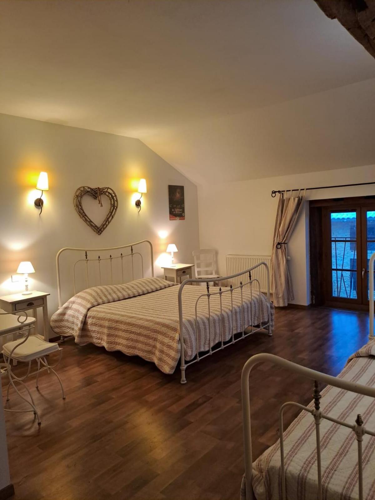 Bed and Breakfast Le Moulin Du Fay Villemotier Экстерьер фото